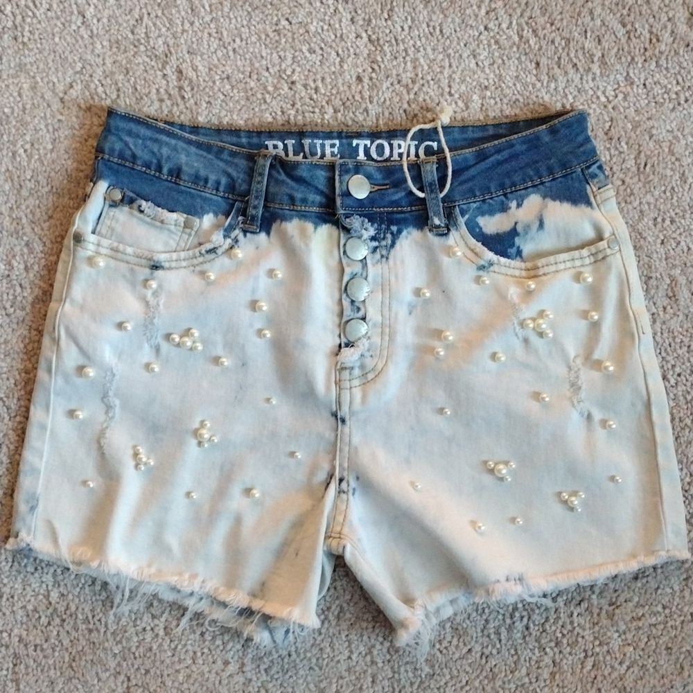 BLUE TOPIC XL PEARLs bleached DENIM SHORTS